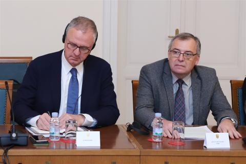 In the picture: Alexis Goosdeel, Director of the EMCDDA and Krunoslav Capak, Director of the Croatian Institute of Public Health (Photo by Croatian Parliament)