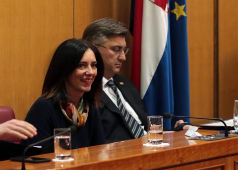 On the picture: Science and Education Minister Blaženka Divjak, with Prime Minister Andrej Plenković (Photo: Hina/Dario Grzelj)