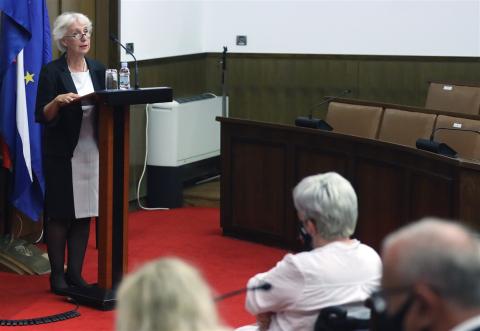 Candidate Lana Petö Kujundžić presents her program to members of the Parliamentary Committee on Justice. (Photo by Hina/Lana Slivar Dominić)