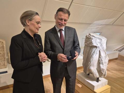 Anne Haslund Hansen presented to the Speaker of the Croatian Parliament Gordan Jandroković er own research relating to specific parts of Croatian cultural heritage (Photo: Croatian Parliament)