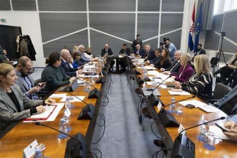 Photo: Hina/Daniel Kasap