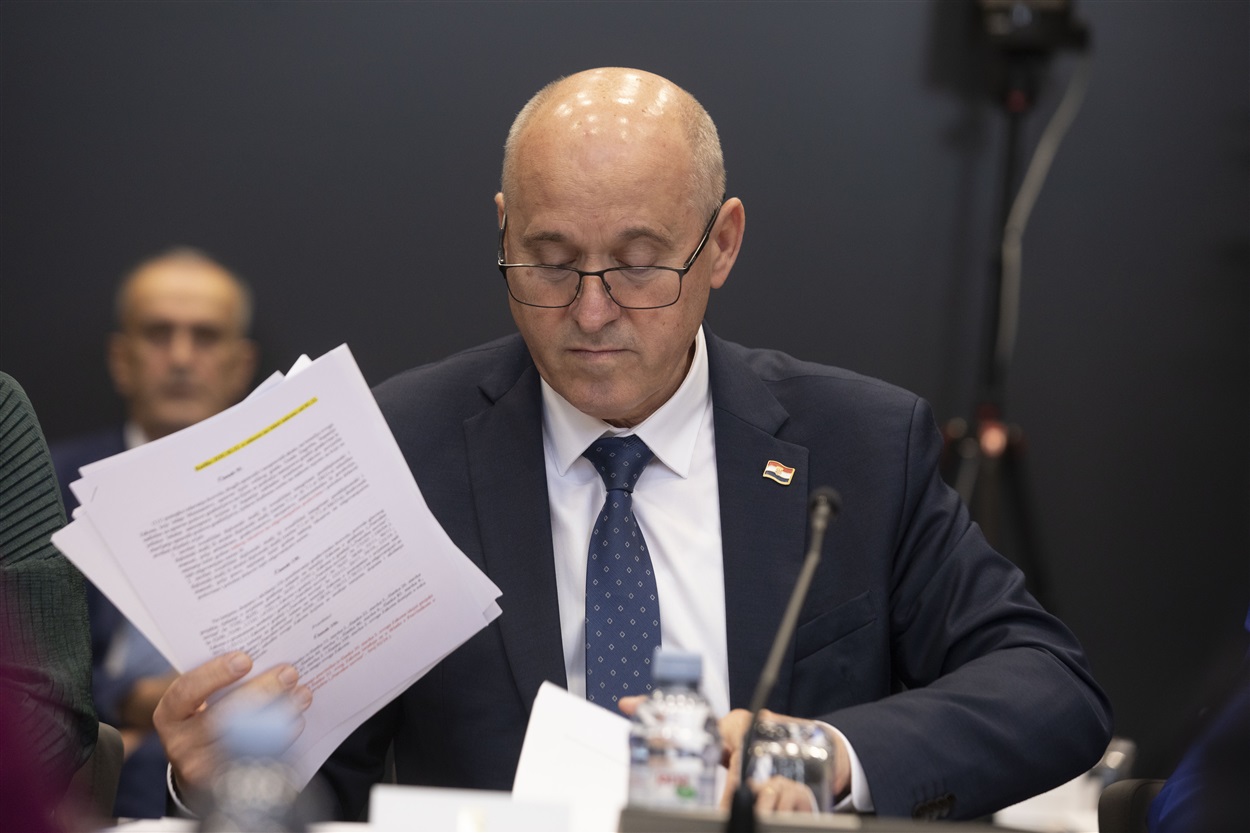 Photo: Hina/Daniel Kasap