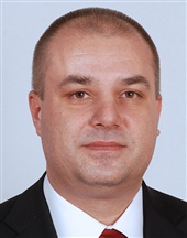 Rađenović, Igor